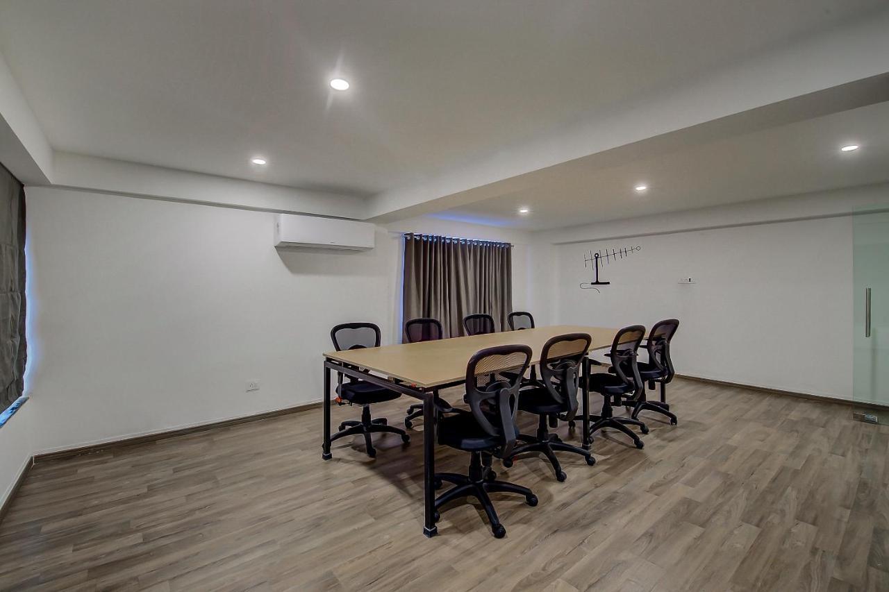 Готель Oyo Townhouse 048 Hadapsar Phursungi Екстер'єр фото