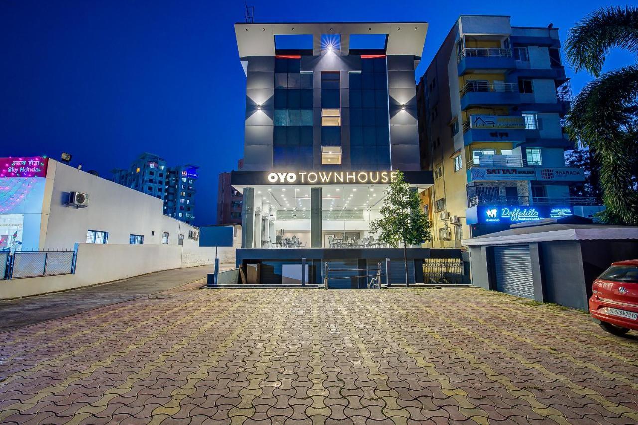 Готель Oyo Townhouse 048 Hadapsar Phursungi Екстер'єр фото