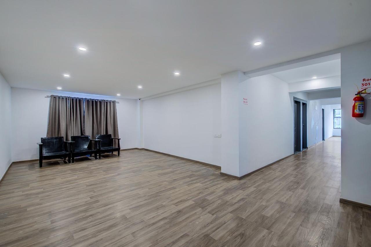 Готель Oyo Townhouse 048 Hadapsar Phursungi Екстер'єр фото